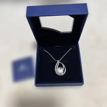 스와로브스키 크리스탈 펜던트 목걸이