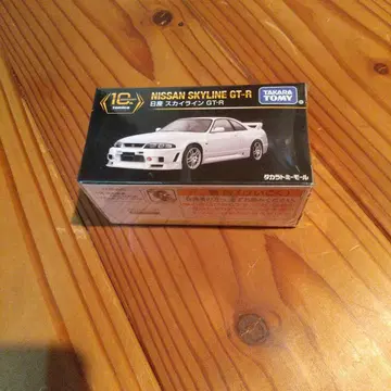 토미카 프리미엄 10th NISSAN SKYLINE GT-R