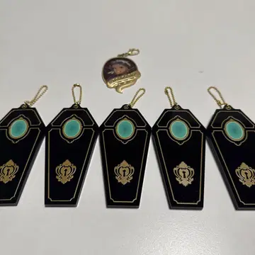 디즈니 트위스티드 원더랜드 관 아크릴 키링
