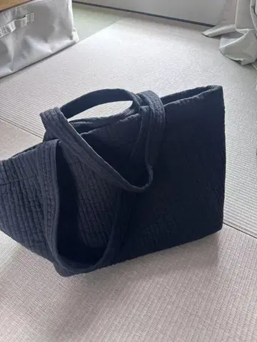 비오는날 누비 토트백 정원 블랙
