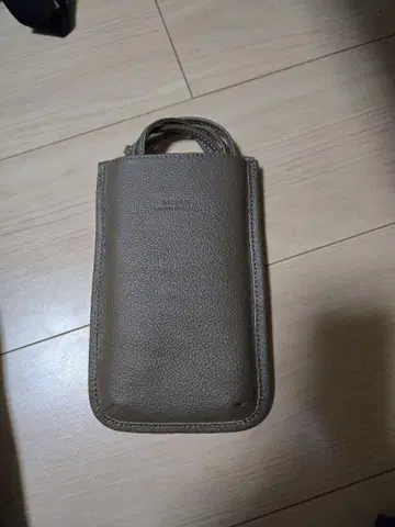 가죽 스마트폰 숄더백 그레이