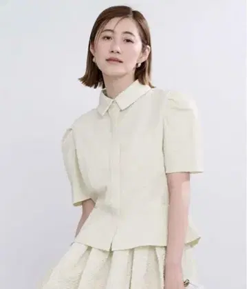 ur's 부푼 자카드 퍼프 슬리브 블라우스