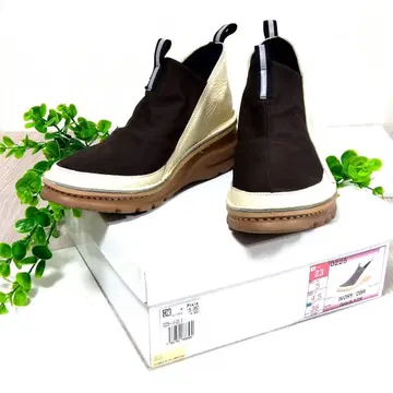 미사용급 새상품급 슬립온 부츠 브라운/아이보리 23cm