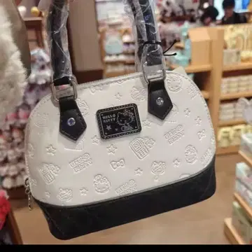 헬로키티 숄더백 토트백 화이트 블랙