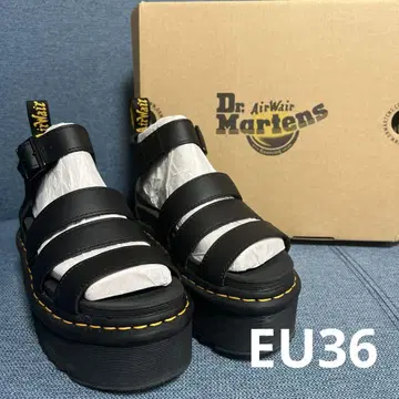 새상품 Dr. Martens 블랙 샌들 통굽 BLAIRE QUAD 36