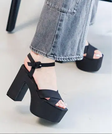 attagirl 아타걸 통굽 크로스 벨트 샌들