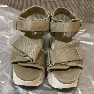 SNIDEL 스포츠 샌들 베이지 통굽