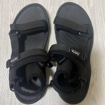 블랙 스포츠 샌들 조정 가능