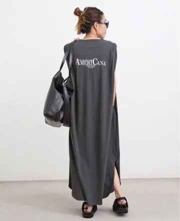 아메리카나 라빠르망 별주 백 로고 슬리브리스 원피스 F