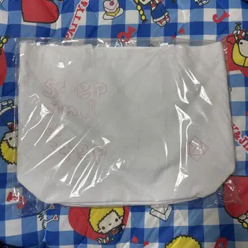 NiziU 토트백 step and a step