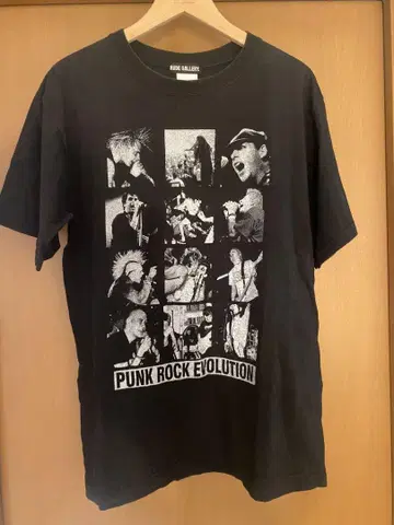 루드 갤러리 펑크는 죽지 않았다 티셔츠