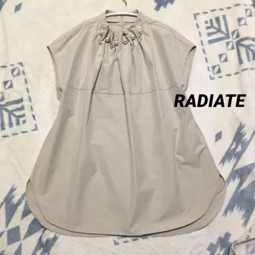 RADIATE 라디에이트 프렌치 슬리브 블라우스 티셔츠 베이지