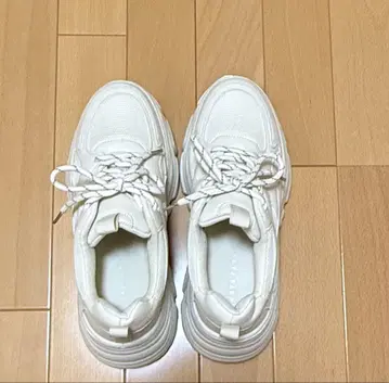 LOWRYSFARM 볼륨 스니커즈 994248