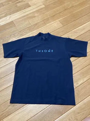 데상트 SUNSCREEN MOCKNECK SHIRT M 사이즈