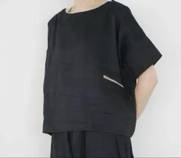 힘카시 (현 사리게나크) 린넨 코튼 블라우스 블랙