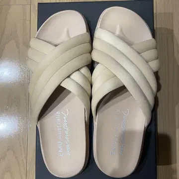EMU Australia 크로스 스트랩 샌들 베이지