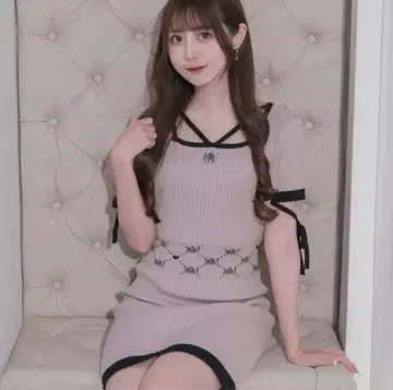 pium 로고 바이컬러 반팔 니트 원피스 핑크