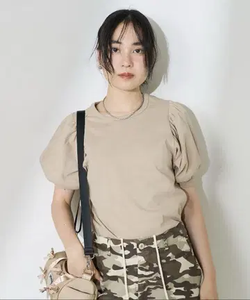 프릭스스토어 벌룬 슬리브 숏 슬리브 티셔츠 베이지