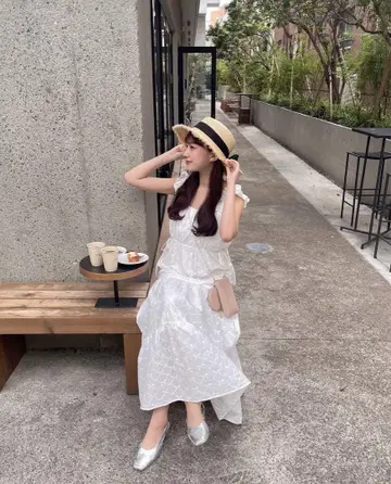 무게트 코튼 리본 티어드 프릴 오프