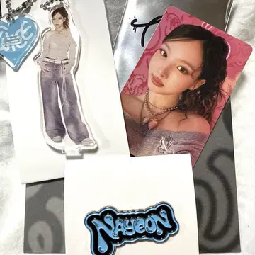 나연 트레이딩 카드 아크릴 스탠드 키링