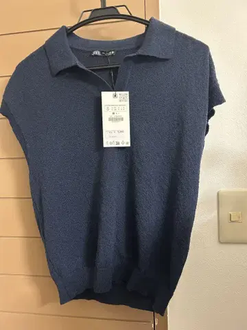 미사용 새상품 ZARA 네이비 슬리브리스 폴로 니트
