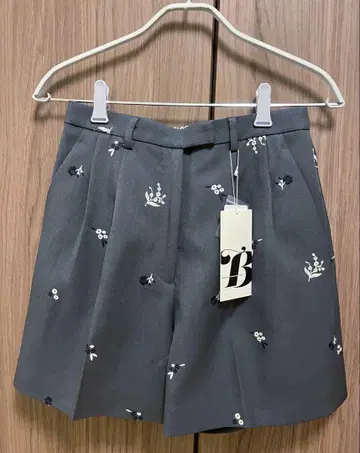 Bibiy. B. GARDEN SHORT PANTS 그레이 숏 팬츠