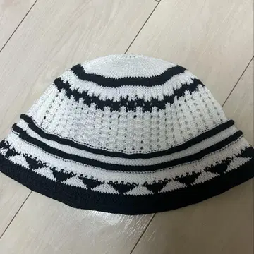 버킷 햇 화이트 블랙 스트라이프 뜨개질