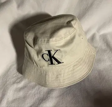 캘빈클라인 진 베이지 버킷 햇 S/O