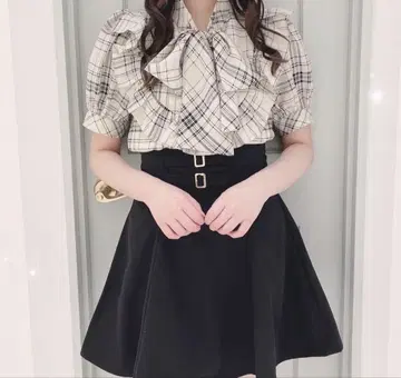 evelyn 패턴 프릴 블라우스