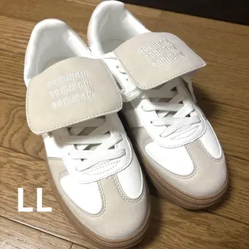 시마무라 오나츠 스니커즈