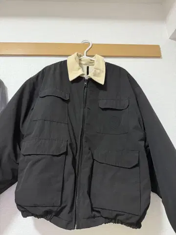 MONTLEY 블랙 다운 자켓