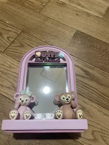닷피 셰리 메이 거울 입상 디즈니