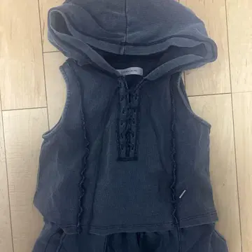 다크 그레이 후드 부착 셋업