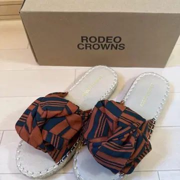 RODEO CROWNS 스트라이프 패턴 샌들