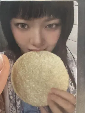 this is for TWICE 사노쿠 트레이딩 카드 정연