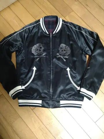 Flat Head 스컬 자수 스카잔
