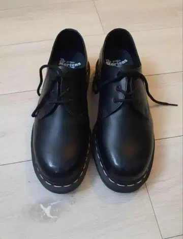 닥터마틴 3홀 Dr marten WHITE STITCH