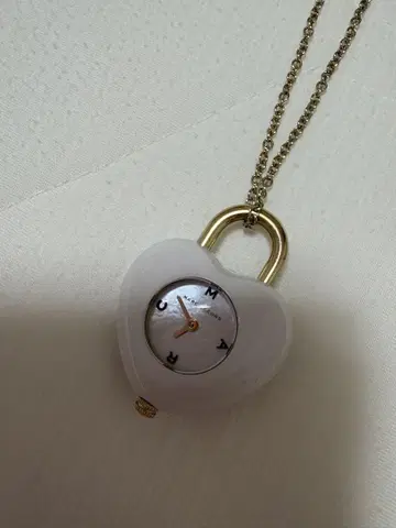 마크 제이콥스 하트 디자인 목걸이