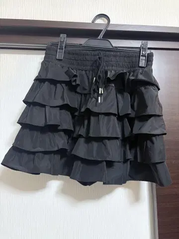 스나이델 프릴 숏 팬츠 새상품급