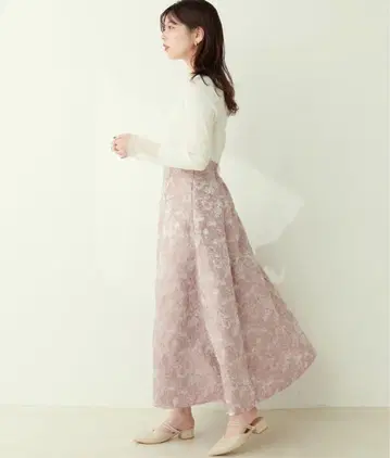 내추럴 꾸뛰르 osono 플라워 자카드 스커트