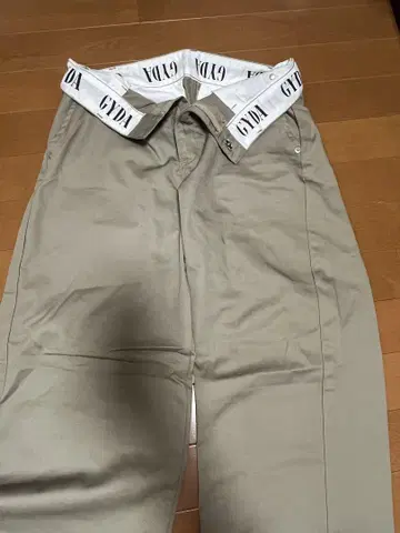 GYDA 치노 팬츠 베이지 그레이