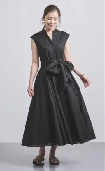 유나이티드 애로우즈 슬리브리스 셔츠 원피스 블랙 38