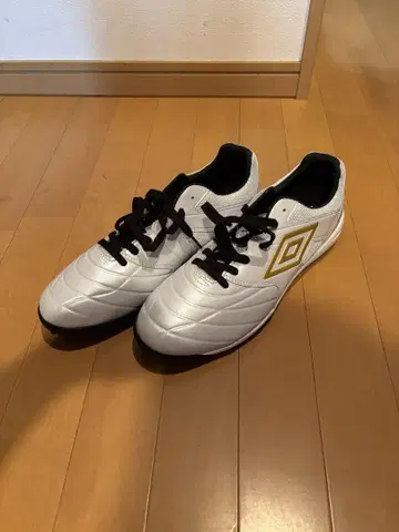 엄브로 풋살화 30cm