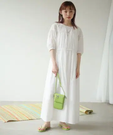 Ray Cassin [스즈키 아이리 착용] 개더 볼륨 원피스