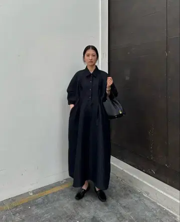 클레인 폼 슬리브 원피스
