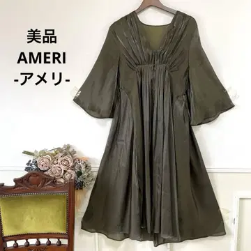 새상품급 AMERI 아메리 시어 새틴 소재 가디건
