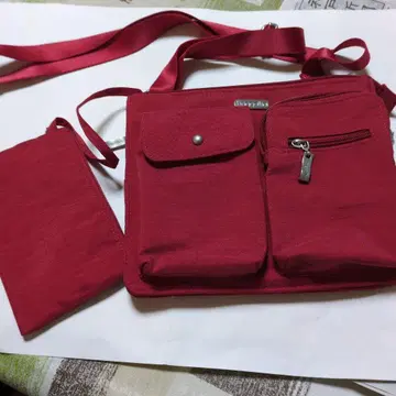 baggallini 빨간색 숄더백 중형