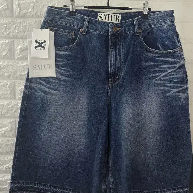 SATUR | 세터 Satur Gabon Denim Bermuda Pants L on Bunjang