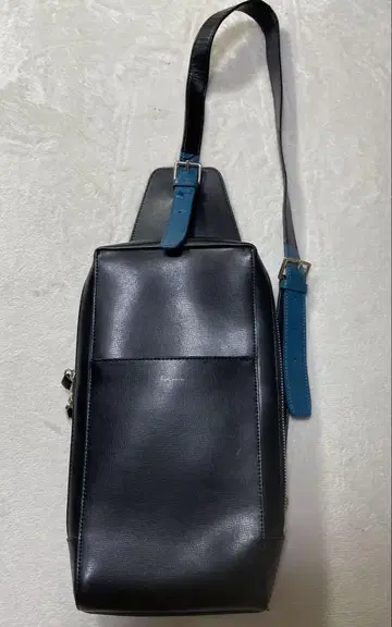 폴스미스 폴스미스 바디백 가죽 블랙
