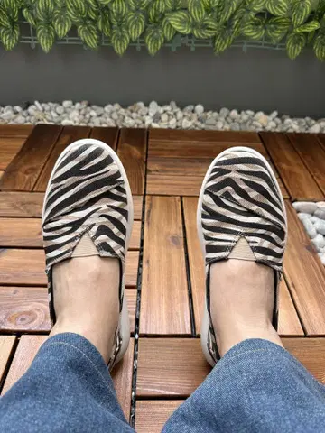 TOMS 톰스 제브라 패턴 캔버스 슬립온 23cm